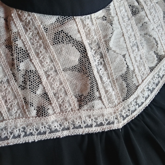 Monteau Medium Black Top - Picture 6 of 7